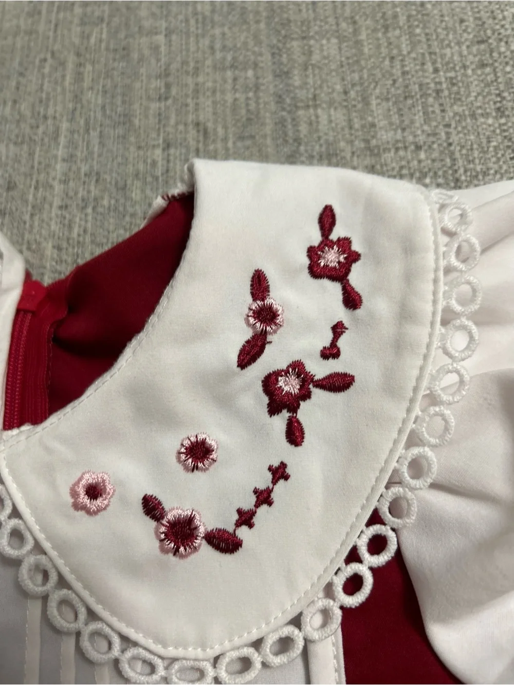 Red and White Vintage-Style Girls Dress Peter Pan Embroidered Collar. Size 4/5